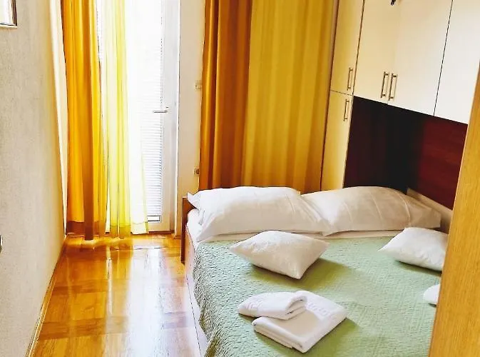 Apartman Topic *