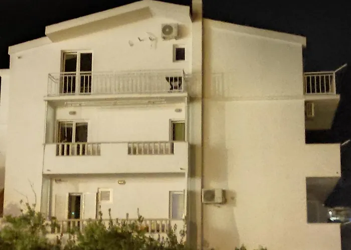 Apartman Topic