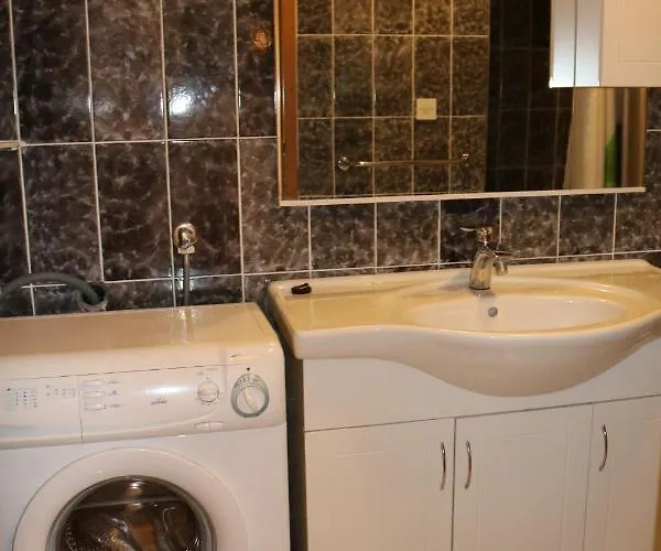 Apartman Topic