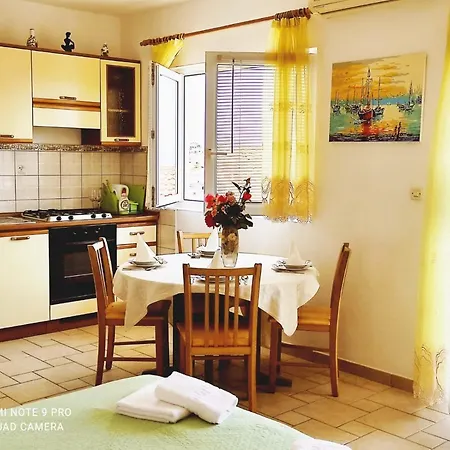 Topic Apartment *