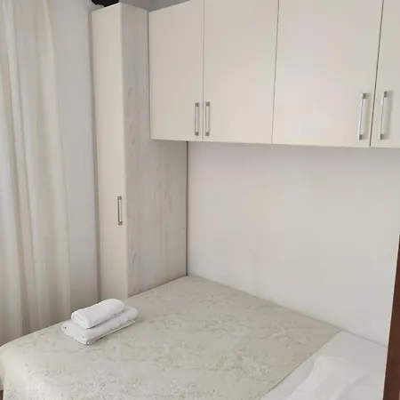 Apartment Topic
